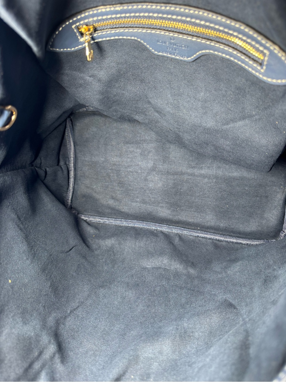 Blue Denim Tote in Faded Blue. No Brand. - Picture 9 of 9